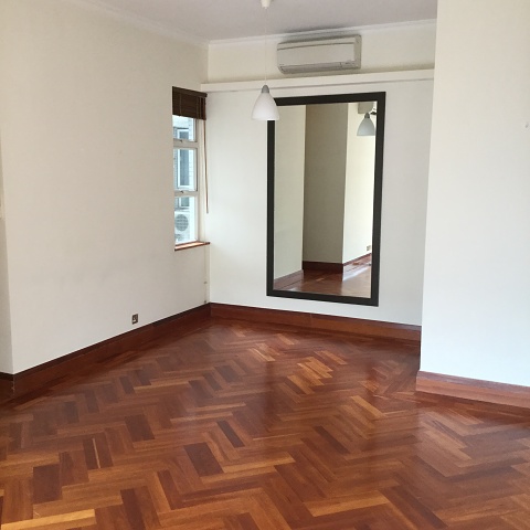 02 Large Living Room 2